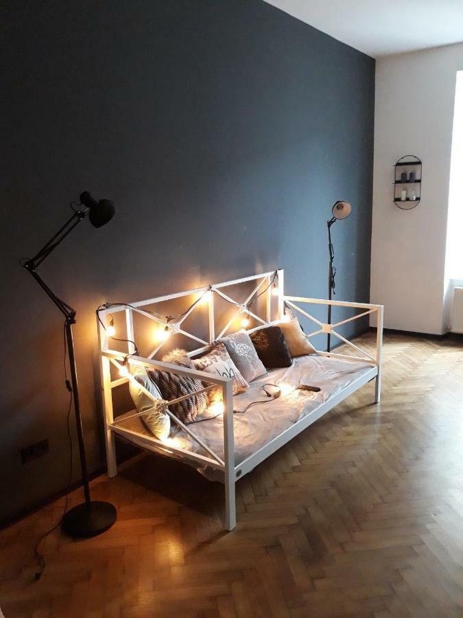 Modestm#Ilike# Apartamento Lviv Exterior foto